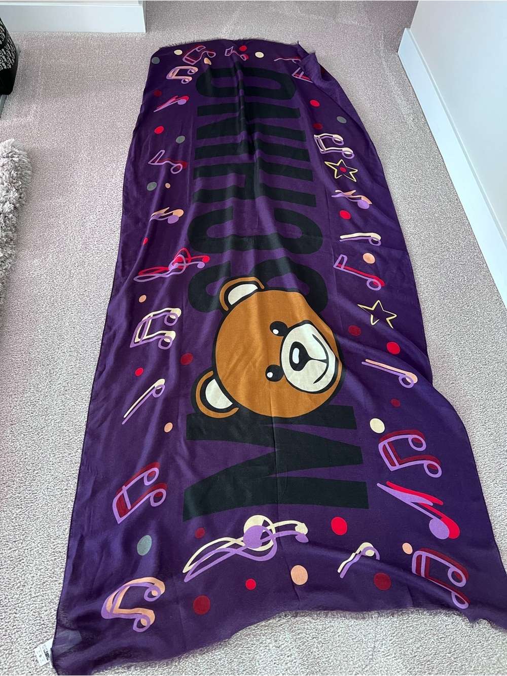 Authentic Moschino Purple Rectangular Scarf - Picture 4 of 6
